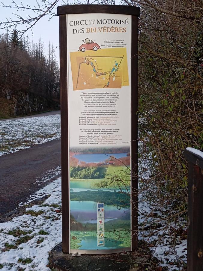 La P'Tite Maison Bois Du Herisson Menetrux-en-Joux Esterno foto